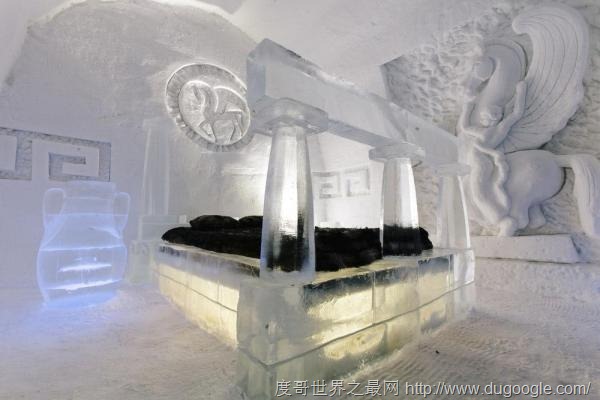 10大奇幻酒店！海底飯店、冰屋、宇宙飛船神秘就像怪奇孤兒院