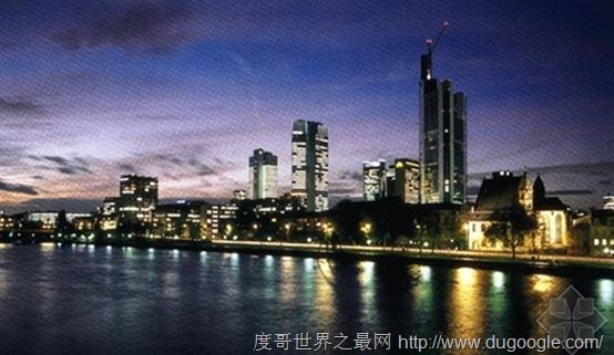 諾曼&middot;福斯特,世界最有成就建筑師, 已獲685項獎勵