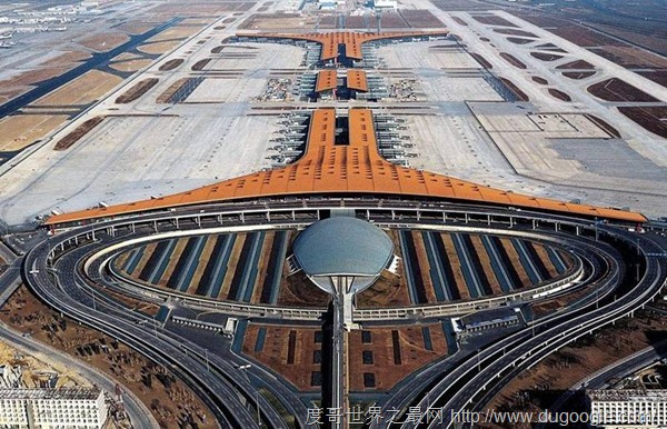 北京首都國際機場3號航站樓，中國面積最大單體建筑，世界最大單體航站樓
