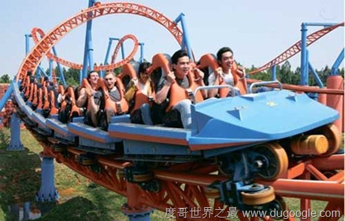 中國8大最瘋狂過山車 武漢歡樂谷木翼雙龍最藝術(shù)