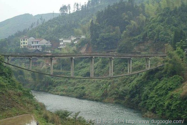 中國最特別的一座橋，湖南洞口淘金橋外觀獨特而且更省材料